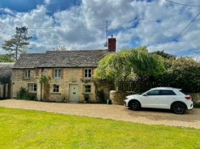 Luxury Cottage Dog friendly with Hot Tub